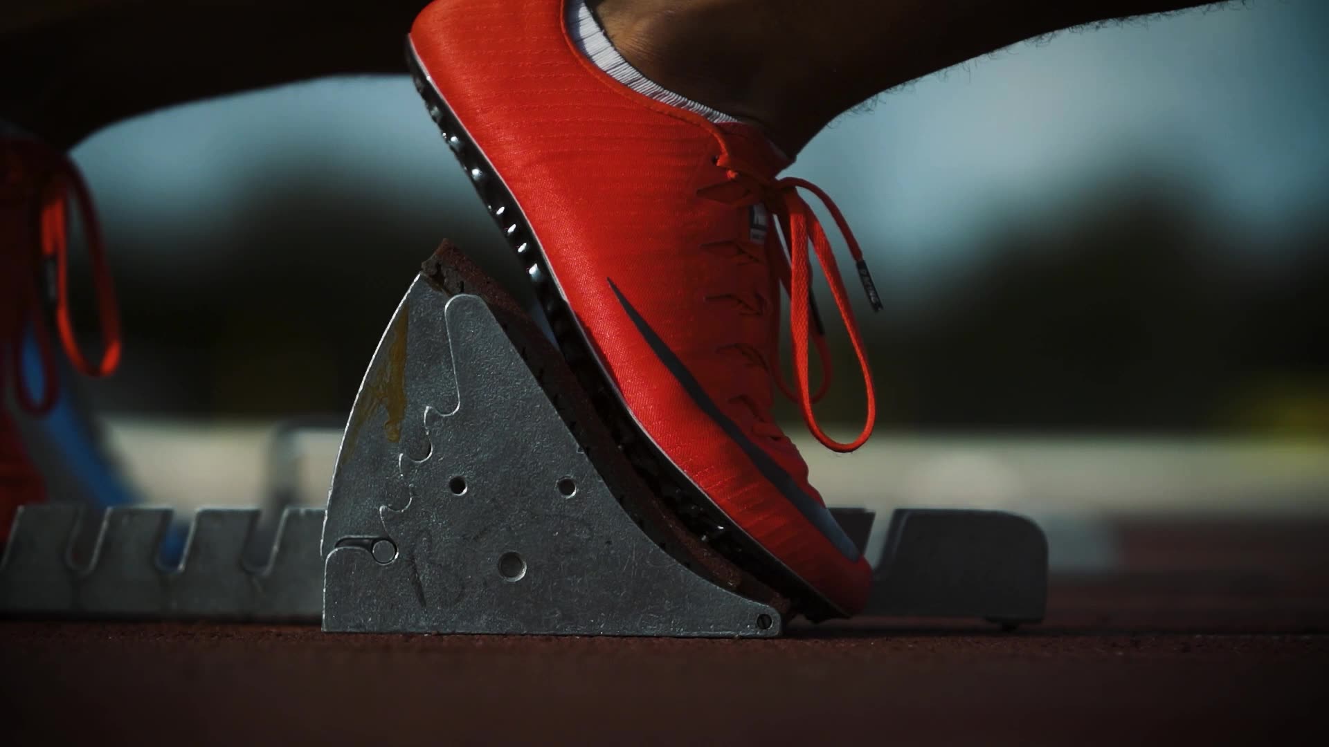 running nike trainer track